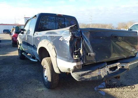 2002 Ford F-250 Lariat/Xl/Xlt из США, поврежденный, VIN 1FTNX21L52EC97861